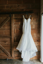 Load image into Gallery viewer, Chloé &#39;Jaycee&#39; wedding dress size-08 PREOWNED
