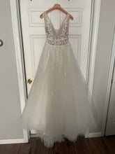 Load image into Gallery viewer, Lillian West &#39;66155&#39; wedding dress size-08 NEW

