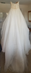 Reem Acra 'She's Wonderful' wedding dress size-06 SAMPLE