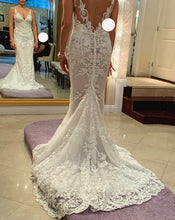 Load image into Gallery viewer, Aria Azria &#39;Fit &amp; Flare&#39; wedding dress size-04 NEW
