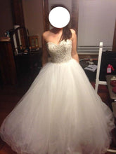 Load image into Gallery viewer, Allure Style 9006 - Allure - Nearly Newlywed Bridal Boutique - 1
