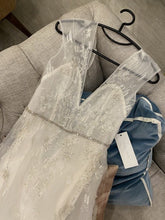 Load image into Gallery viewer, Monique Lhuillier &#39;Veronique&#39; wedding dress size-08 NEW
