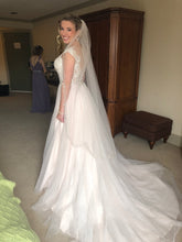 Load image into Gallery viewer, Maggie Sottero &#39;Sonja&#39; wedding dress size-06 PREOWNED
