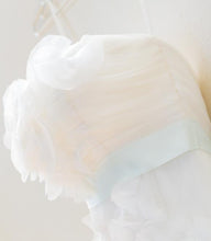 Load image into Gallery viewer, Casablanca &#39;Summer Dream&#39; size 4 used wedding dress front view close up
