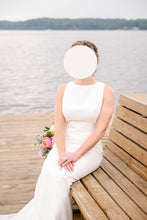 Load image into Gallery viewer, Louvienne &#39;Neve&#39; wedding dress size-06 PREOWNED
