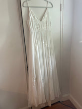 Load image into Gallery viewer, BHLDN &#39;55467450&#39; wedding dress size-10 PREOWNED
