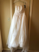 Load image into Gallery viewer, Vera Wang White &#39;VW351178&#39; wedding dress size-10 NEW
