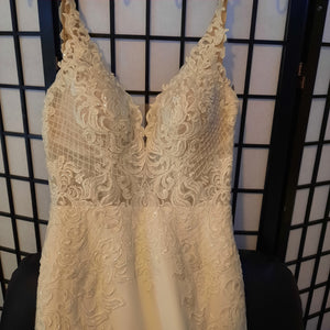 Essense of Australia 'D2679CR' wedding dress size-06 NEW