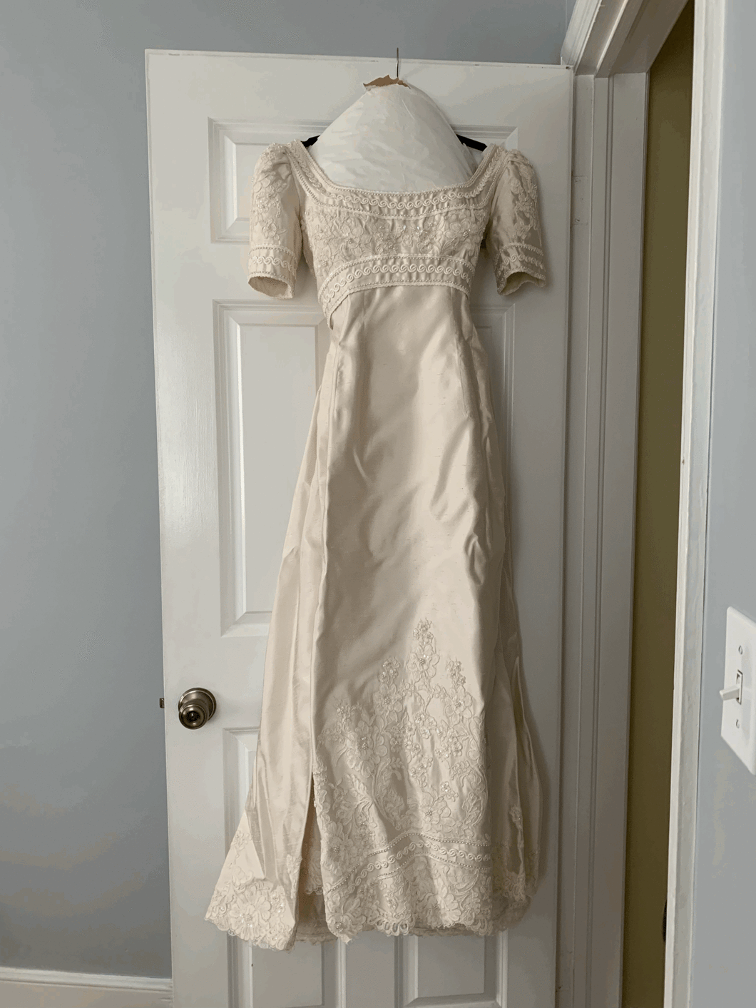 Christos 'unknown' wedding dress size-02 PREOWNED