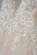 Load image into Gallery viewer, Enzoani &#39;NELLIE&#39; wedding dress size-00 PREOWNED
