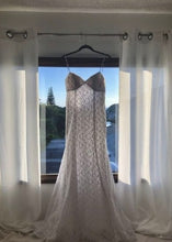 Load image into Gallery viewer, Alfred Angelo &#39;Vintage Modern Collection&#39; wedding dress size-10 NEW
