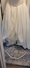 Load image into Gallery viewer, Vera Wang &#39;None&#39; wedding dress size-22 NEW

