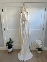 Load image into Gallery viewer, Watters &#39;Hunter (68303B)&#39; wedding dress size-10 PREOWNED
