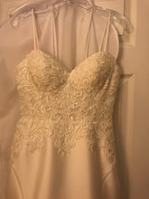 Load image into Gallery viewer, Essence of Australia &#39;Gorgeous&#39; size 6 used wedding dress front view on hanger
