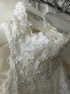 Pronovias 'Barcelona' size 6 used wedding dress front view of bodice