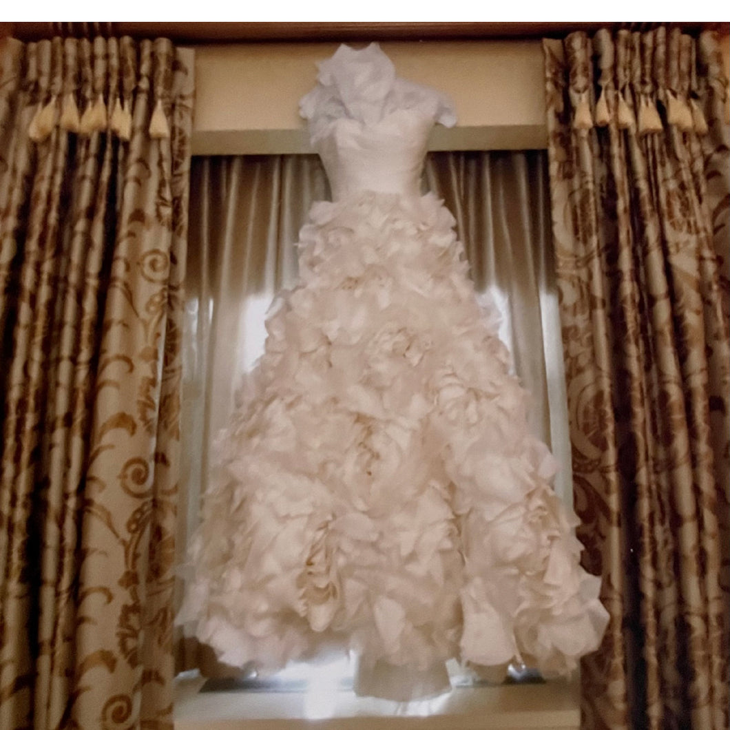 Monique Lhuillier 'Sunday Rose ' wedding dress size-02 PREOWNED