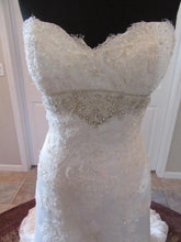 Load image into Gallery viewer, Casablanca &#39;2072&#39; size 10 new wedding dress front view of bustline
