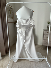 Load image into Gallery viewer, Alon Livne &#39;cherry wedding dress&#39; wedding dress size-20 NEW
