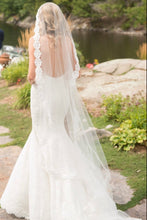 Load image into Gallery viewer, Pnina Tornai &#39;4180/1187268&#39;  size 8 used wedding dress back view on bride
