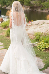 Pnina Tornai '4180/1187268'  size 8 used wedding dress back view on bride