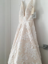 Load image into Gallery viewer, Jenny Yoo &#39;Riley&#39; wedding dress size-08 SAMPLE
