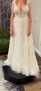 Daalarna 'Daarlana style 487' wedding dress size-08 PREOWNED