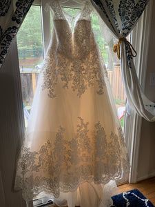 David's Bridal 'Scalloped Lace and Tulle Plus Size Wedding Dress' wedding dress size-16 NEW