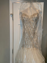 Load image into Gallery viewer, Justin Alexander &#39;8901&#39; size 12 used wedding dress front view on hanger
