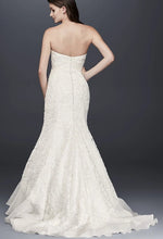 Load image into Gallery viewer, Galina Signature &#39;400 Soft White&#39; size 16 new wedding dress back view on model
