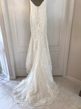 Load image into Gallery viewer, Pronovias &#39;Princia&#39; size 4 used wedding dress back view on hanger
