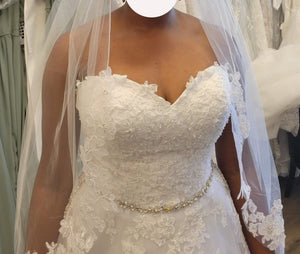 None '685480' wedding dress size-10 SAMPLE