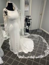 Load image into Gallery viewer, Maggie Sottero &#39;Bethany&#39; wedding dress size-00 NEW
