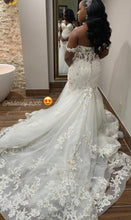 Load image into Gallery viewer, Allure Bridals &#39;C568&#39; wedding dress size-10 PREOWNED
