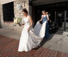 Load image into Gallery viewer, Monique Lhuillier &#39;Unknown&#39; wedding dress size-06 PREOWNED
