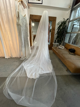 Load image into Gallery viewer, Grace Loves Lace &#39;Aura&#39; wedding dress size-08 NEW
