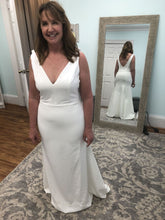 Load image into Gallery viewer, Sarah Seven &#39;Belmont&#39; size 10 used wedding dress  front view on bride
