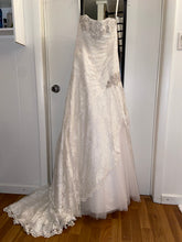 Load image into Gallery viewer, David&#39;s Bridal &#39;Yp3344&#39; wedding dress size-10 PREOWNED

