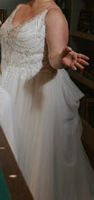 Load image into Gallery viewer, Maggie Sottero &#39;Matilda Lynette &#39; wedding dress size-18 PREOWNED
