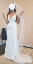 Load image into Gallery viewer, Sarah Seven &#39;Giovanna&#39; wedding dress size-02 NEW
