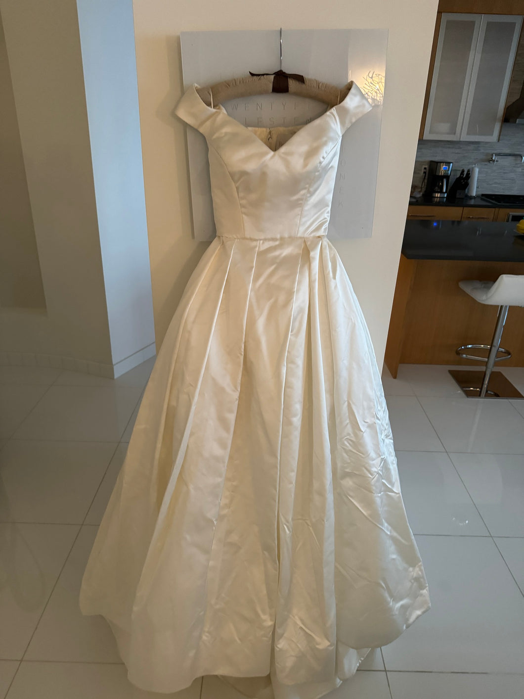 Reem Acra 'Good Grace' wedding dress size-00 NEW