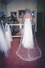 Load image into Gallery viewer, Lazaro &#39;3457&#39; wedding dress size-08 NEW
