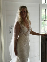 Load image into Gallery viewer, Mira Zwillinger &#39;Veronica&#39; wedding dress size-04 PREOWNED
