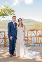 Load image into Gallery viewer, Allure Bridals &#39;9264&#39; wedding dress size-04 PREOWNED
