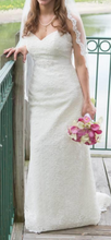 Load image into Gallery viewer, Casablanca &#39;Unknown&#39; wedding dress size-06 PREOWNED

