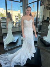 Load image into Gallery viewer,  &#39;P1183E&#39; wedding dress size-06 NEW
