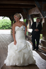 Load image into Gallery viewer, Hayley Paige &#39;Keaton&#39; wedding dress size-06 PREOWNED
