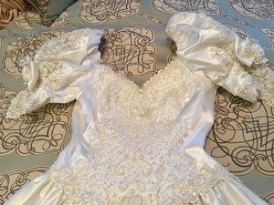 Mori Lee 'Princess' size 12 used wedding dress front view close up