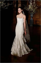 Load image into Gallery viewer, Romoma Keveza &#39;Legends 506&#39; size 6 used wedding dress front view on model
