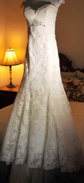 Enzoani 'Eva' size 6 used wedding dress front view on hanger