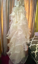 Load image into Gallery viewer, Allure Bridals &#39;Unknown &#39; wedding dress size-04 NEW
